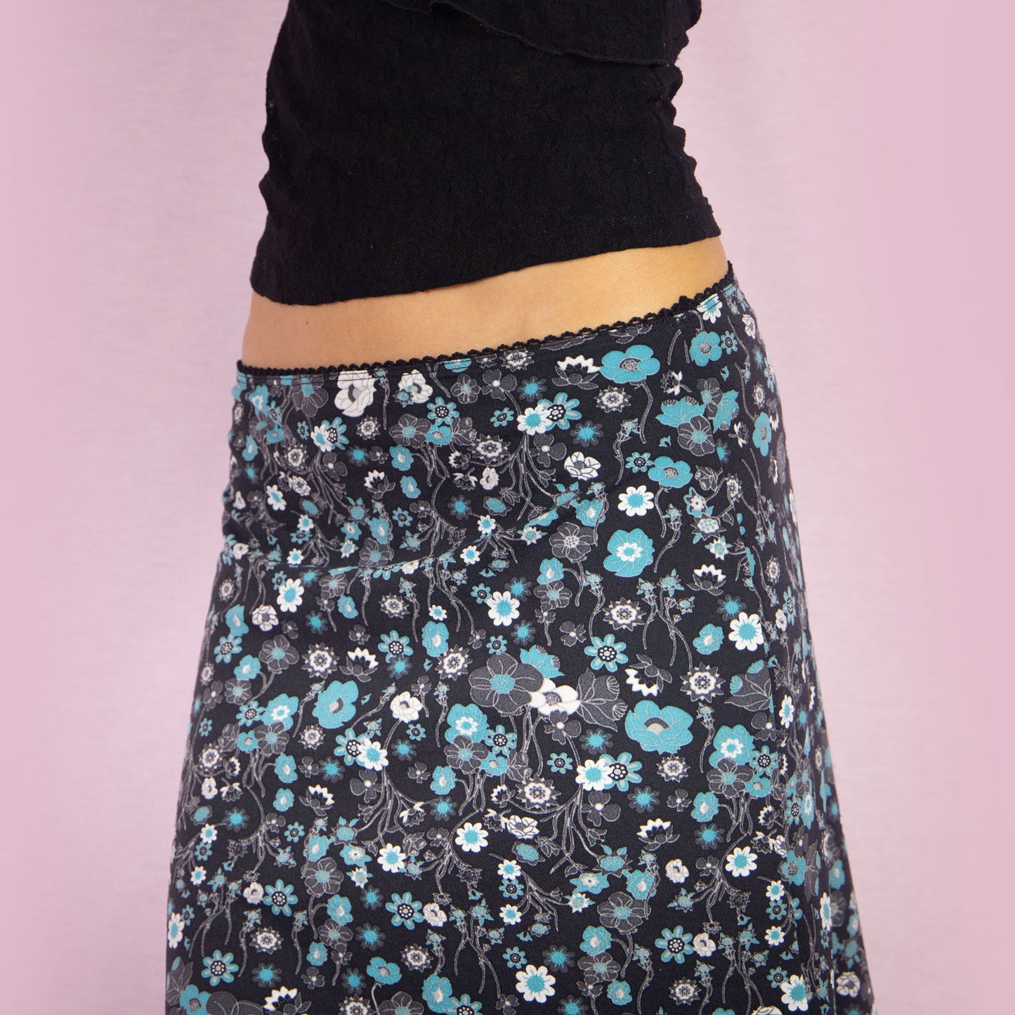 Vintage Y2K Black Floral Mini Skirt - M