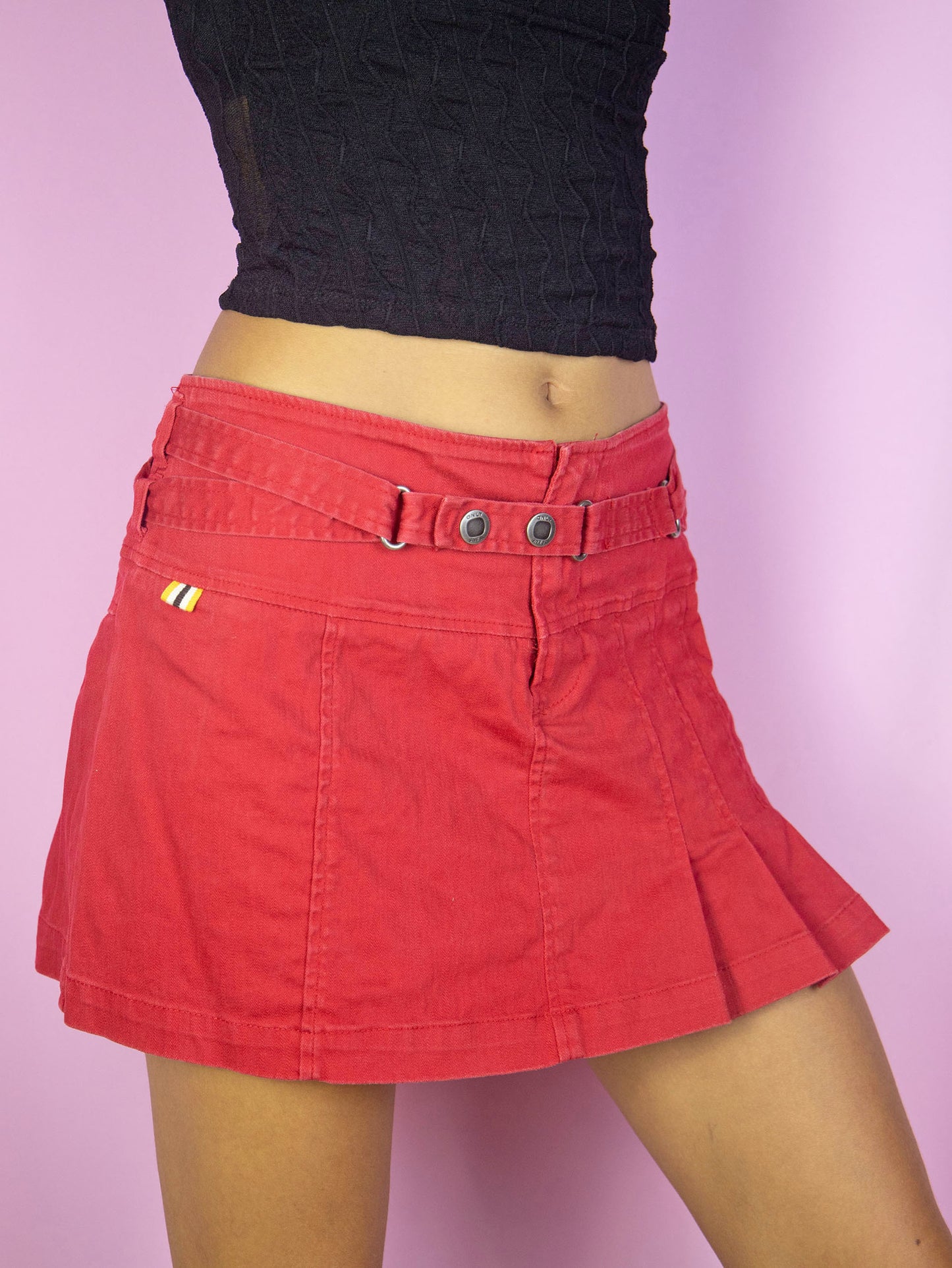 Vintage Y2K Red Pleated Mini Skirt - M