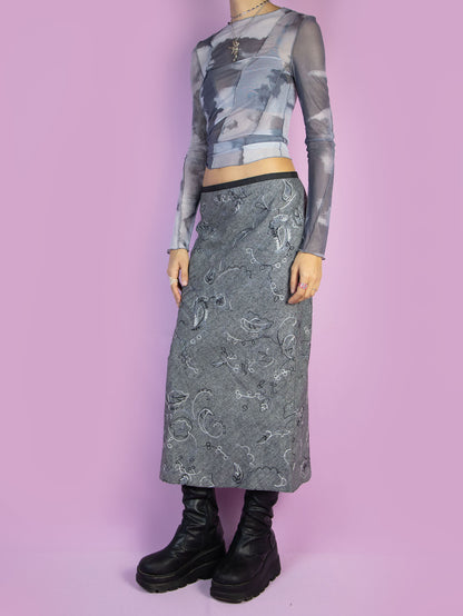 Vintage 90s Gray Knit Midi Skirt is a gray skirt with embroidered floral paisley details and a back zipper closure. Boho fairy grunge 1990s trumpet skirt.